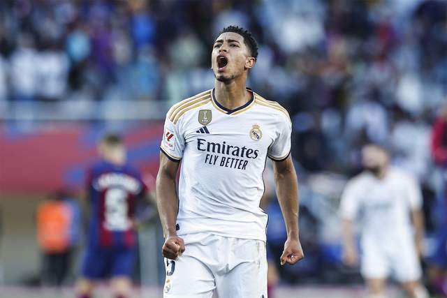 皇马21岁巨星真性情：飞身滑铲，怒吼维尼修斯！已成领袖